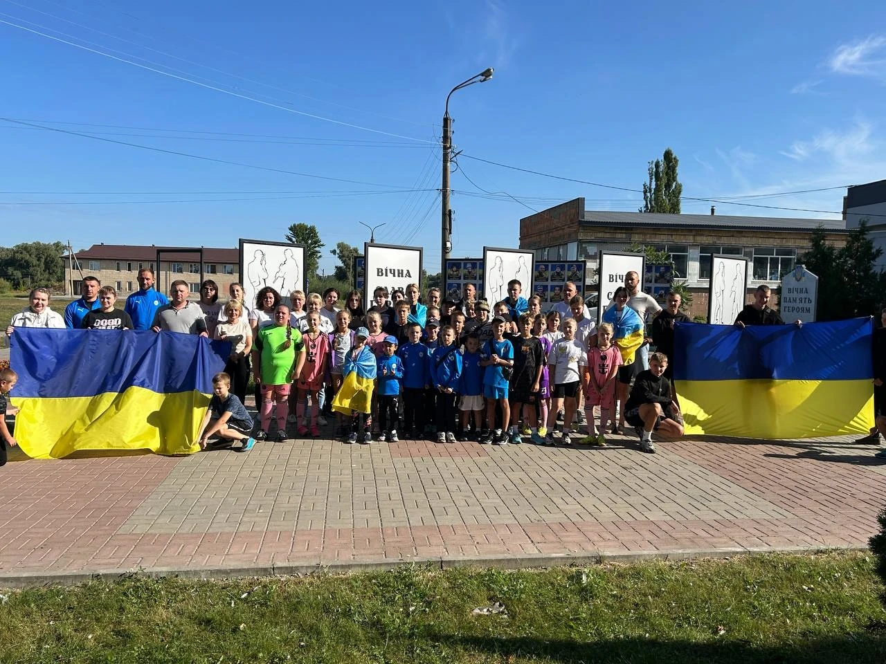 «Шаную воїнів, біжу за Героїв України»: у Миколаївці відбувся пам’ятний забіг