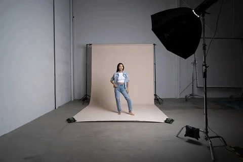 Архітектура розсіяного світла: які модифікатори Aputure обрати для портретів, кліпів та інтерв'ю