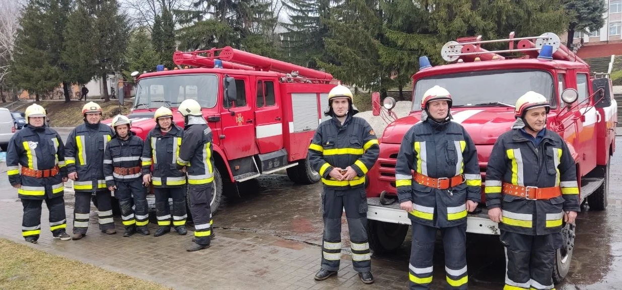 «Сухих рукавів — завжди і скрізь»: Костянтин Дудкін – про будні рятувальників Миколаївської громади