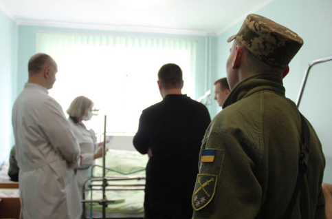 Відвідини поранених бійців