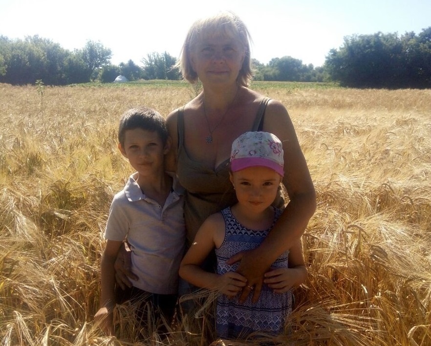 Світлана Леоненко з онуками