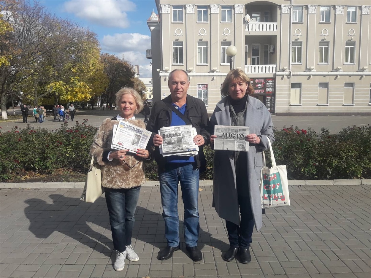 Віктор Крук і редакторки з Білопілля та Бахмута
