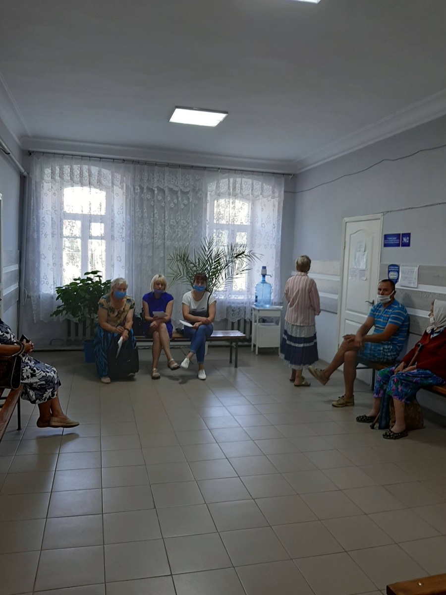 У приміщенні пацієнтам зручно і комфортно