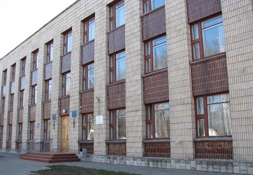 м.Білопілля, вул.Старопутивльська,35 (приміщення колишньої РДА)