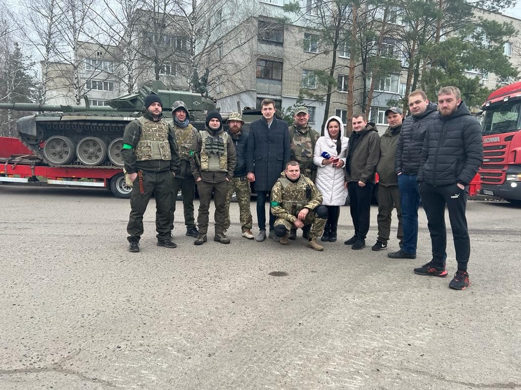 Доставляти техніку допомагав народний депутат України Михайло Ананченко