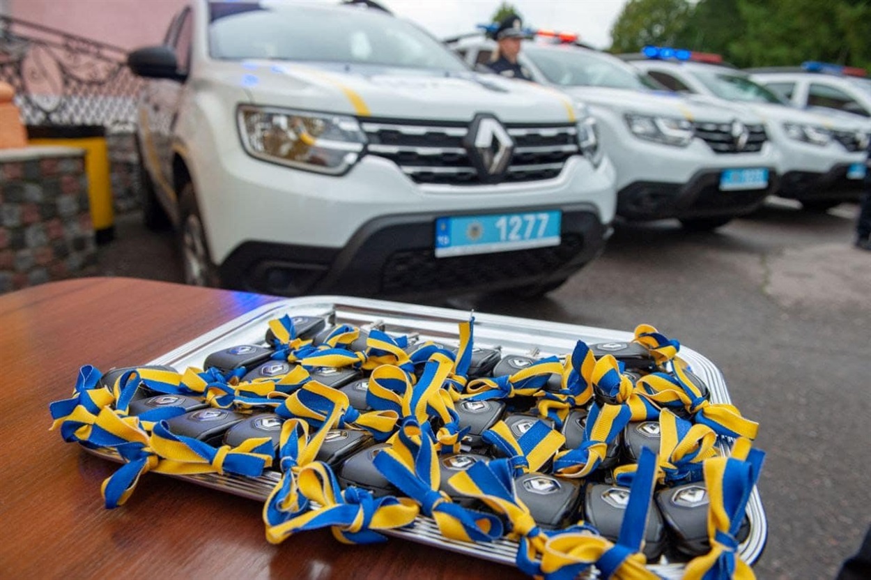 Поліцейські авто для офіцерів громади 