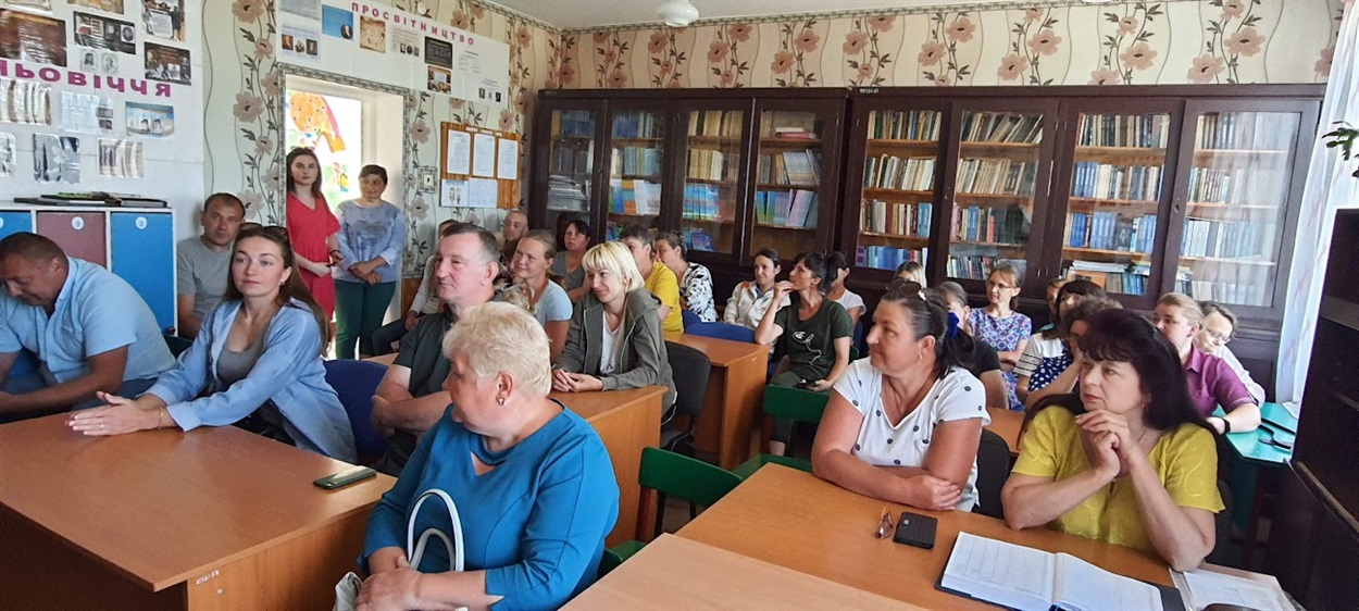Зустріч з депутатами у Воронівській школі