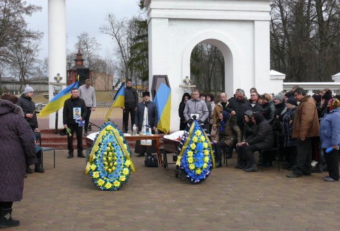 Прощання з Героєм 31 березня на центральній площі Білопілля