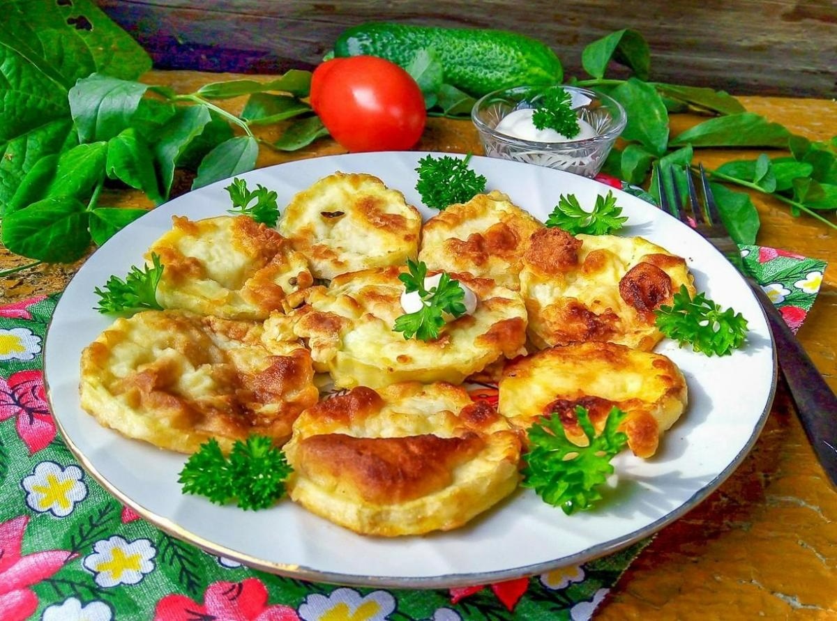 Кабачки з яйцем на сковороді