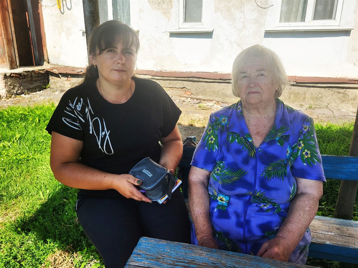 Юлія Дядюшко, Ворожба, соціальний робітник