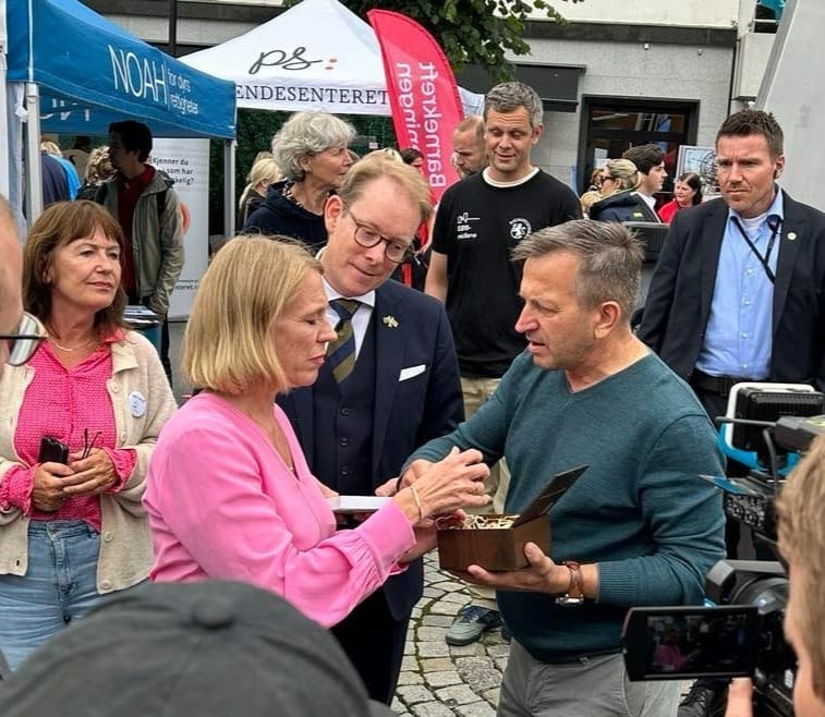 Арендал, Норвегія, Юрій Зарко, Аннікен Гуйтфельдт