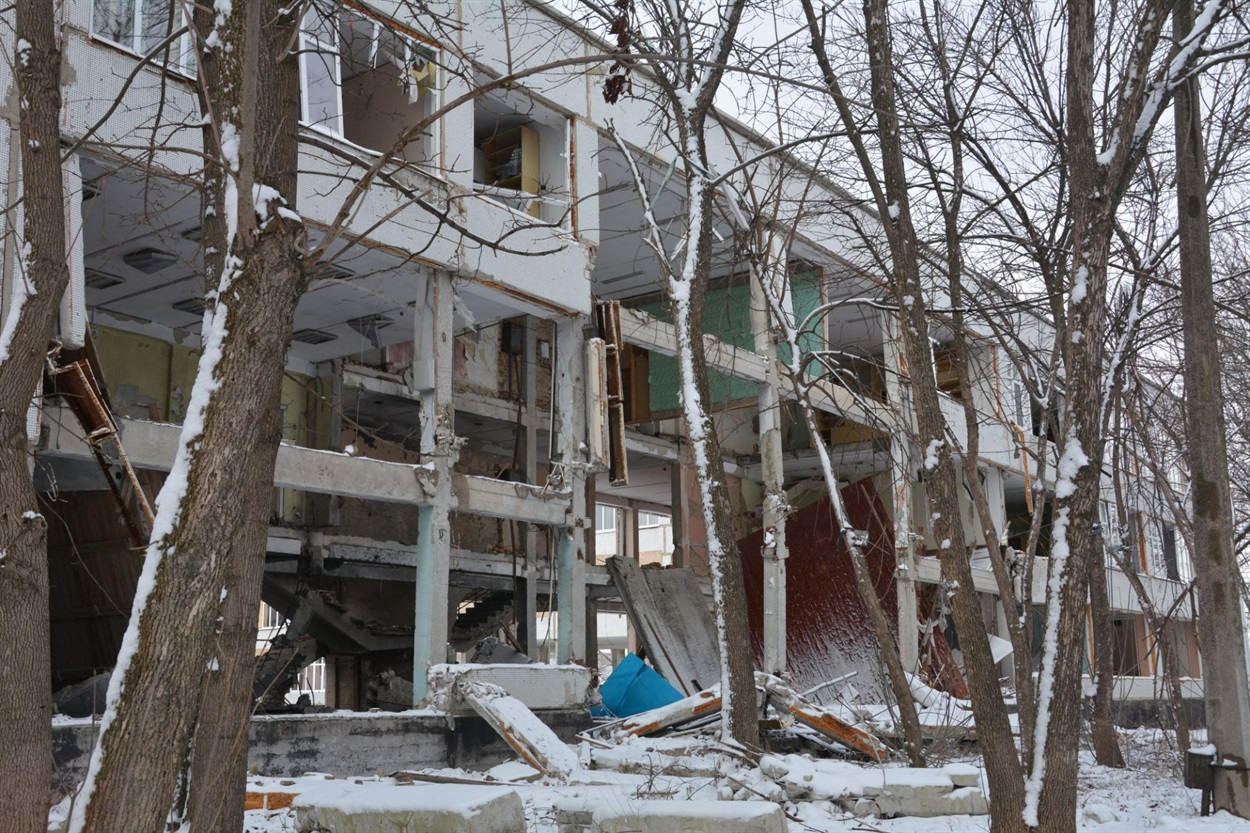 Зруйнована школа в Шевченковому