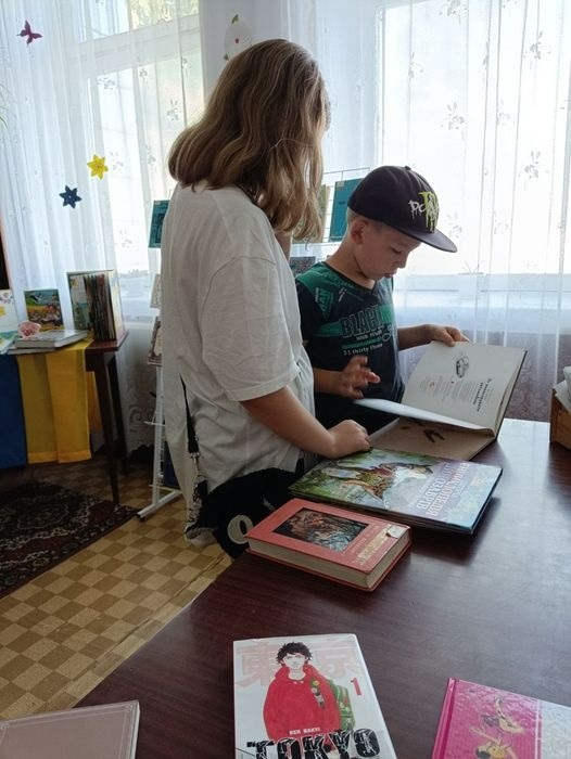 #УКРАЇНАЧИТАЄ 