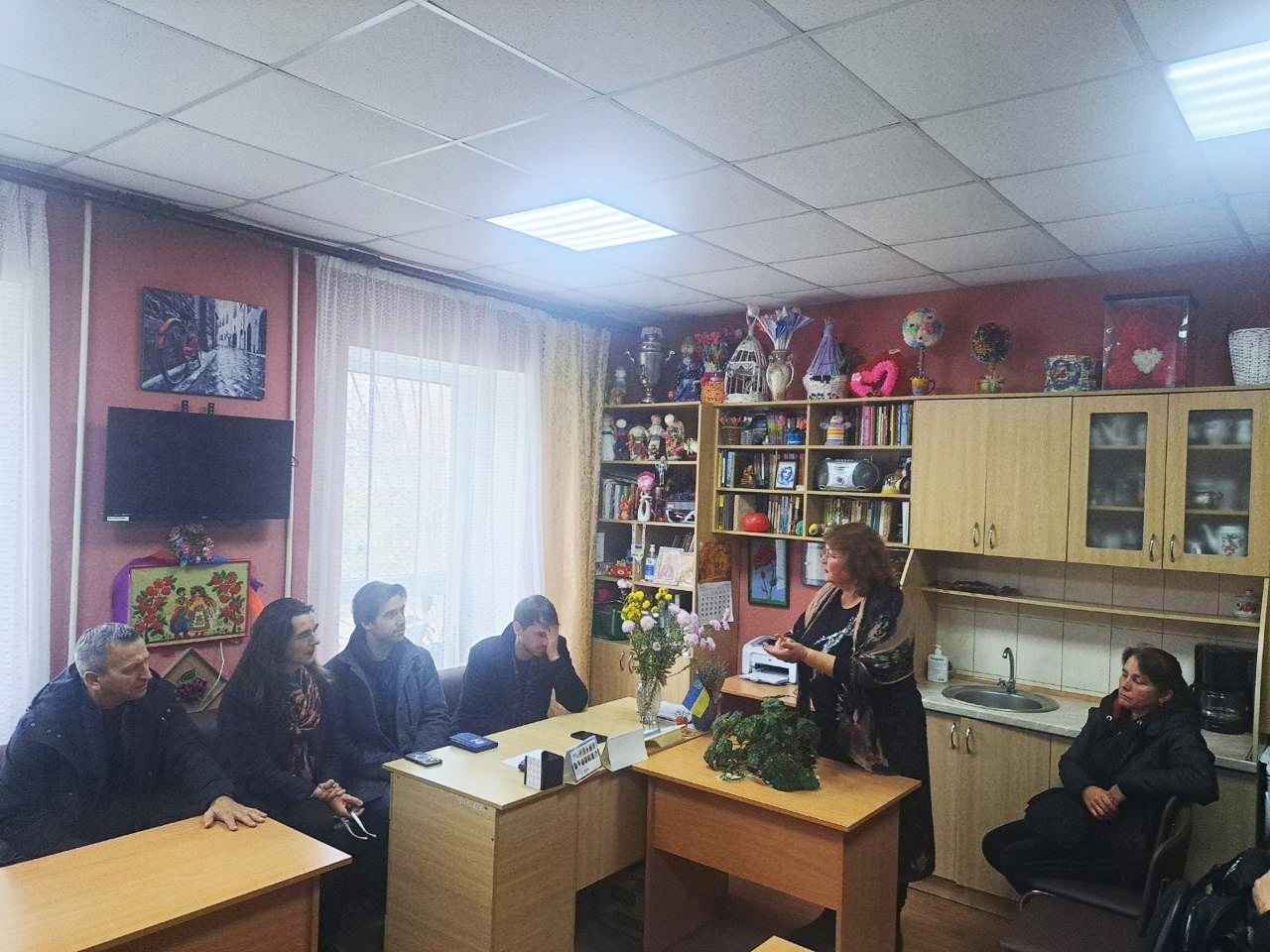 Представниця УВКБ ООН відвідала Білопілля: перші кроки нової очільниці під обстрілами