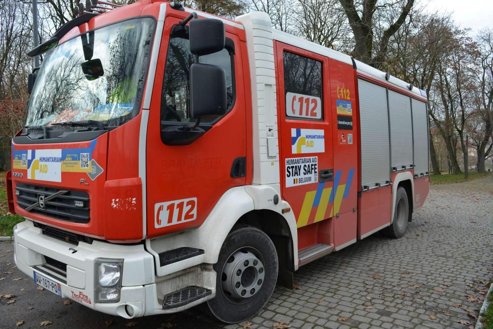 Працюють на українську перемогу: Білопільська громада отримала пожежне авто від благодійників