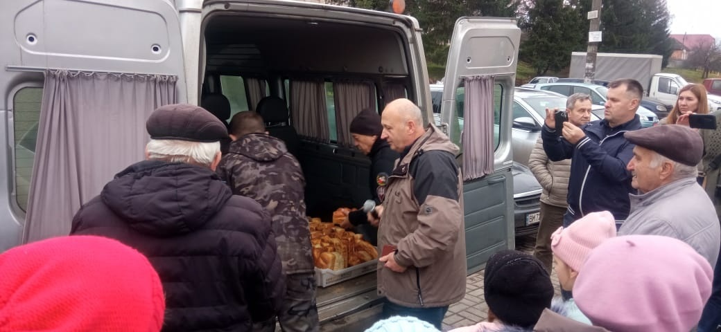 Тепло хліба і людських сердець: волонтери з Франції підтримують прикордоння Сумщини
