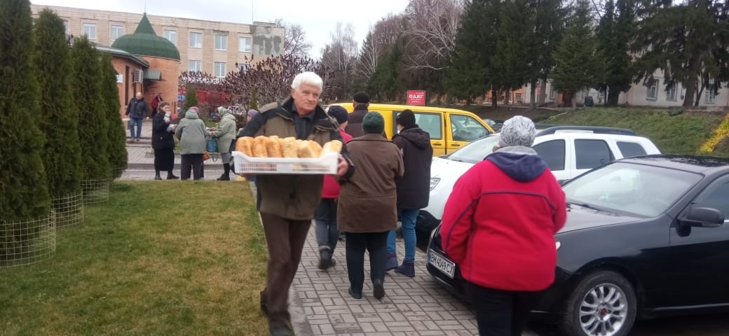 Тепло хліба і людських сердець: волонтери з Франції підтримують прикордоння Сумщини