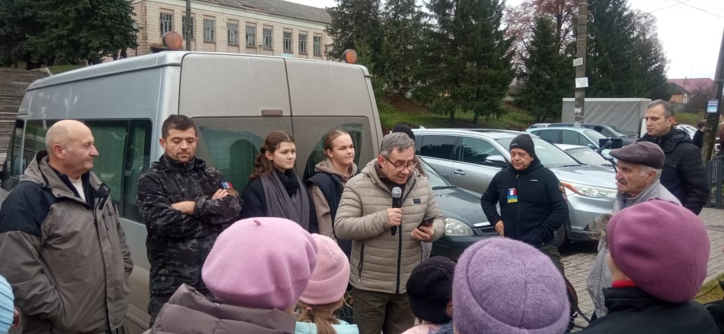 Тепло хліба і людських сердець: волонтери з Франції підтримують прикордоння Сумщини