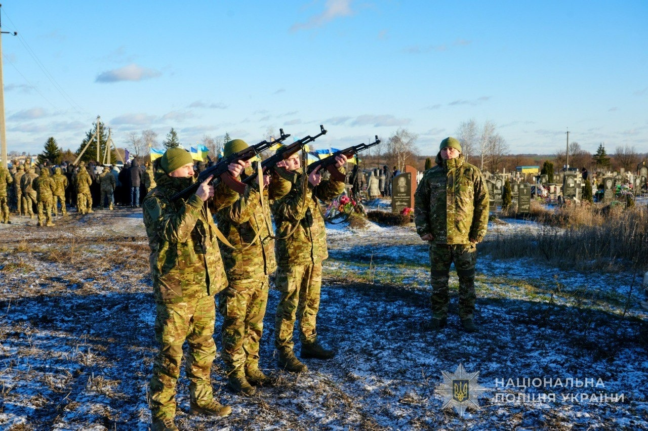 На Донеччині загинув Артем Щербак: люблячий батько, коханий чоловік, єдиний син…