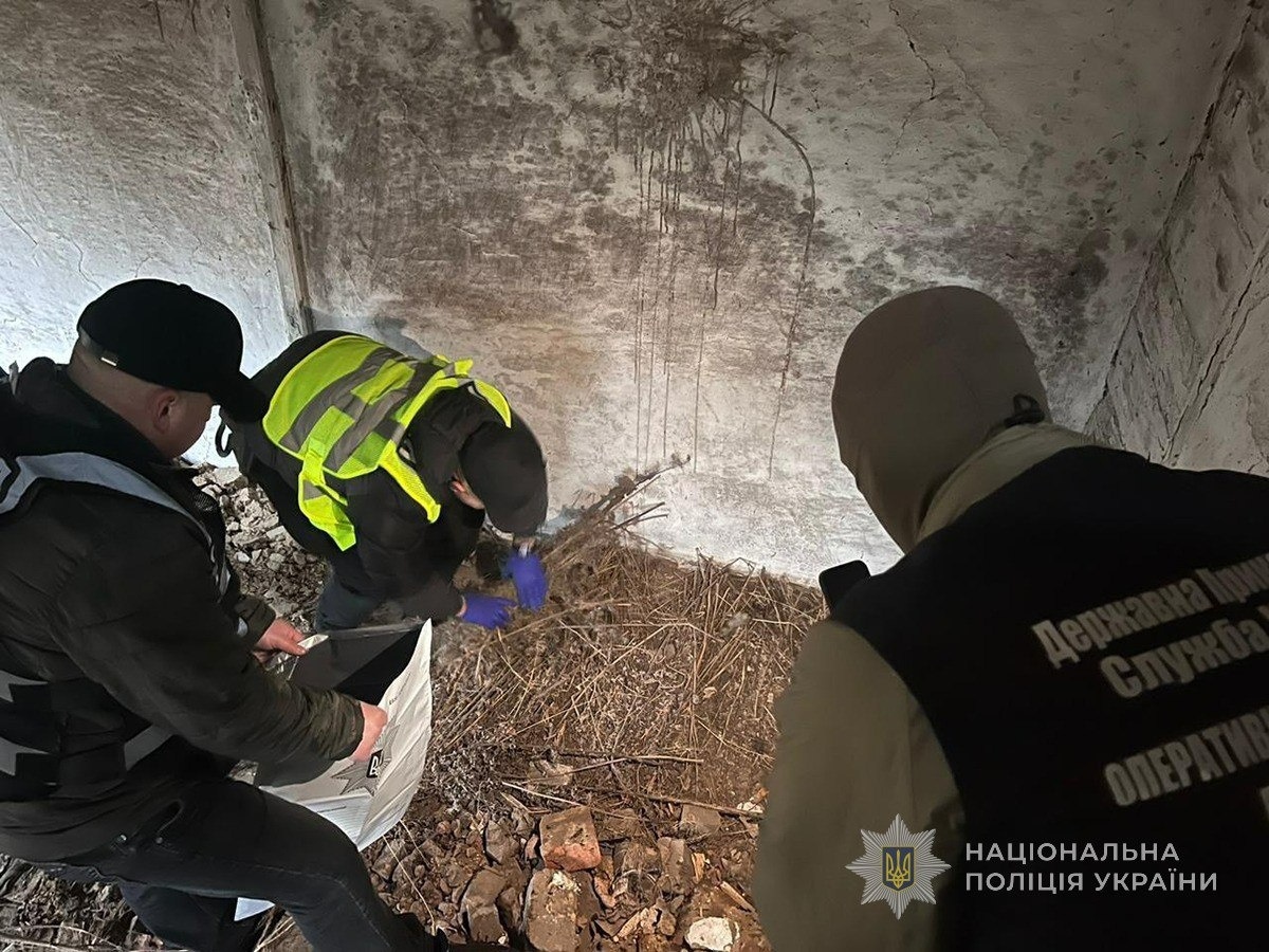 Незаконно збував наркотичні засоби: у Білопіллі поліцейські повідомили чоловіку про підозру