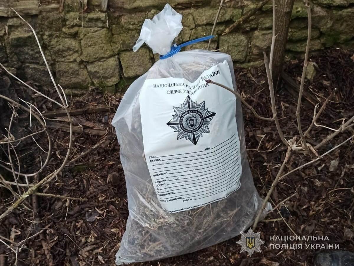 Незаконно збував наркотичні засоби: у Білопіллі поліцейські повідомили чоловіку про підозру