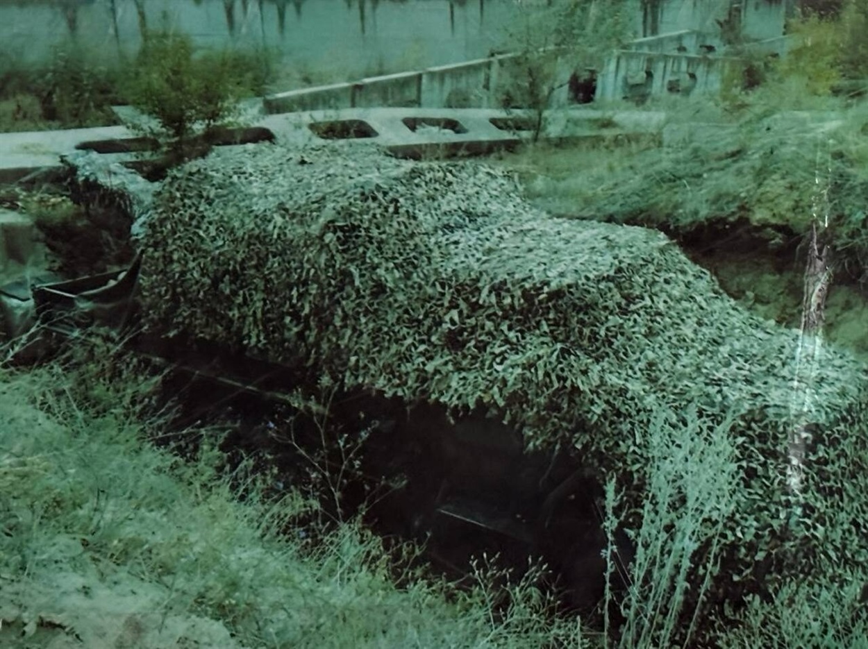 Авто біля Донецького аеропорту