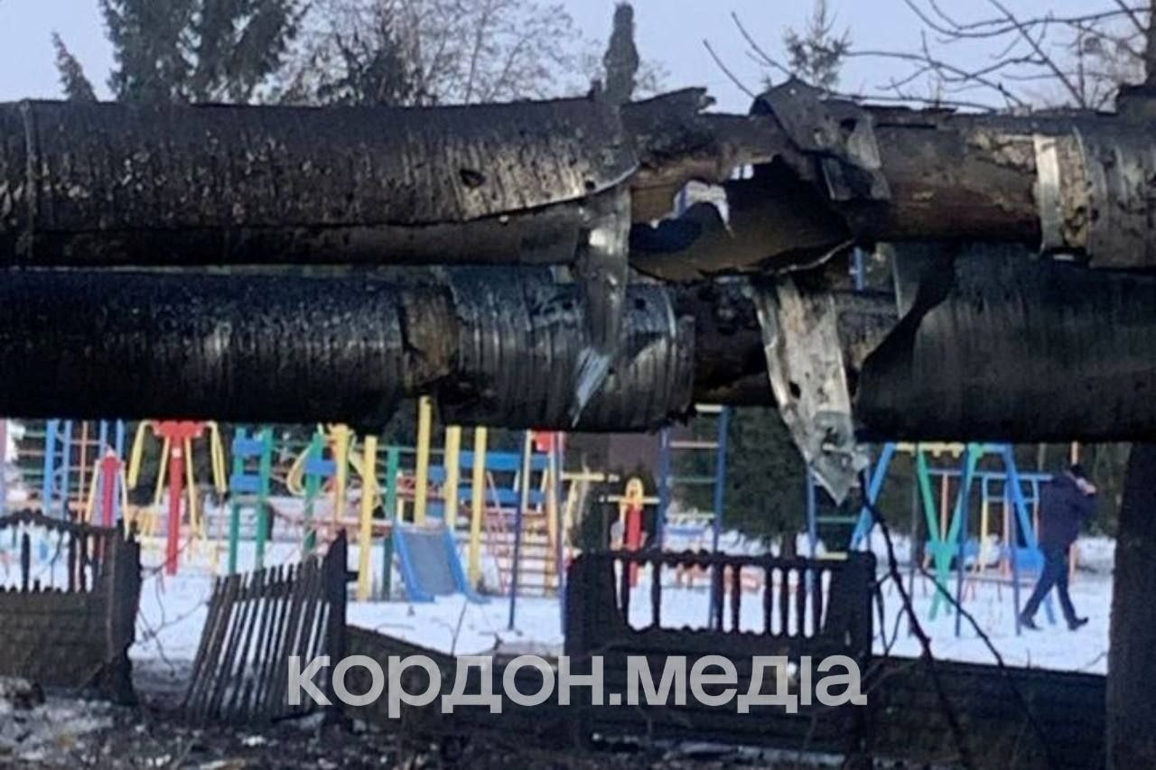 Вранці 15 січня росіяни вдарили керованою авіабомбою по центру Білопілля: є загиблий та поранені