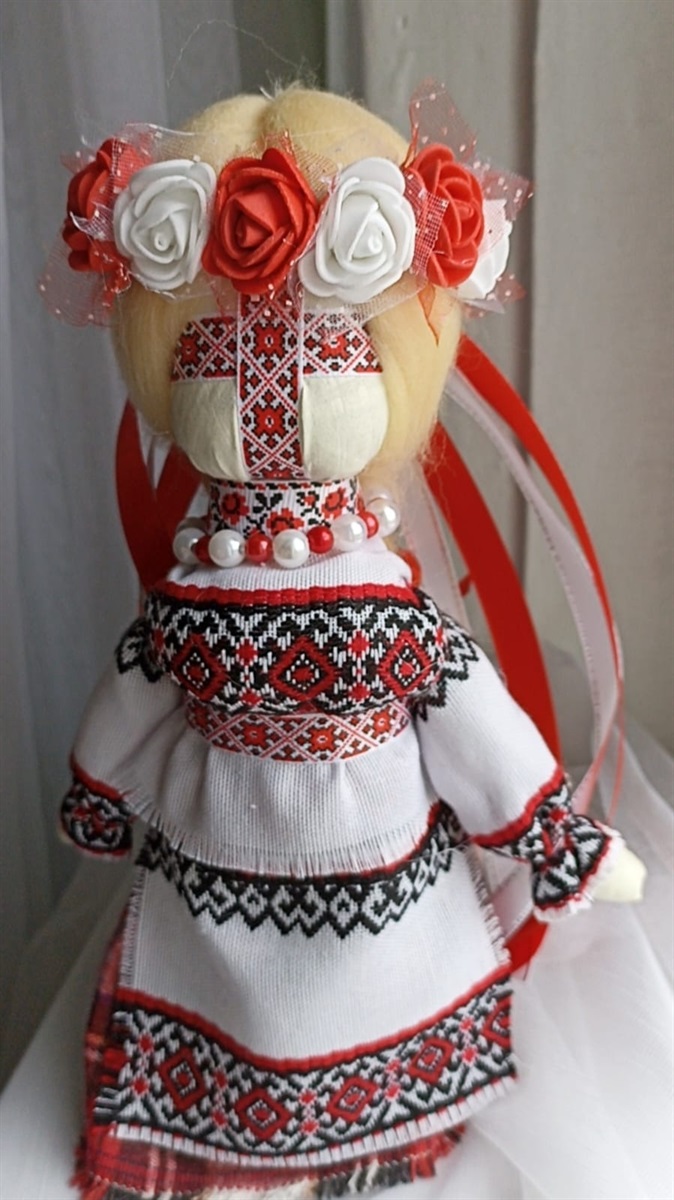 Творчість, що рятує душу: Алла Кальченко з Ворожби створює красу власними руками