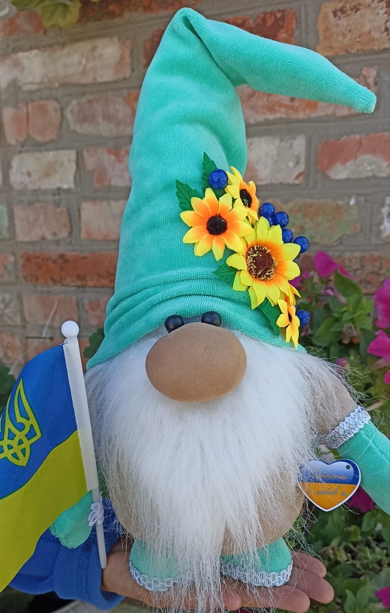 Творчість, що рятує душу: Алла Кальченко з Ворожби створює красу власними руками