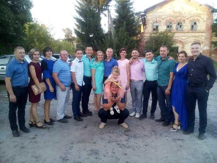Під маминим крилом і батьковою опорою: історія родини Таранів