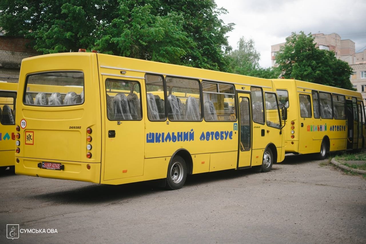 Днями Миколаївська селищна громада отримала новий сучасний шкільний автобус
