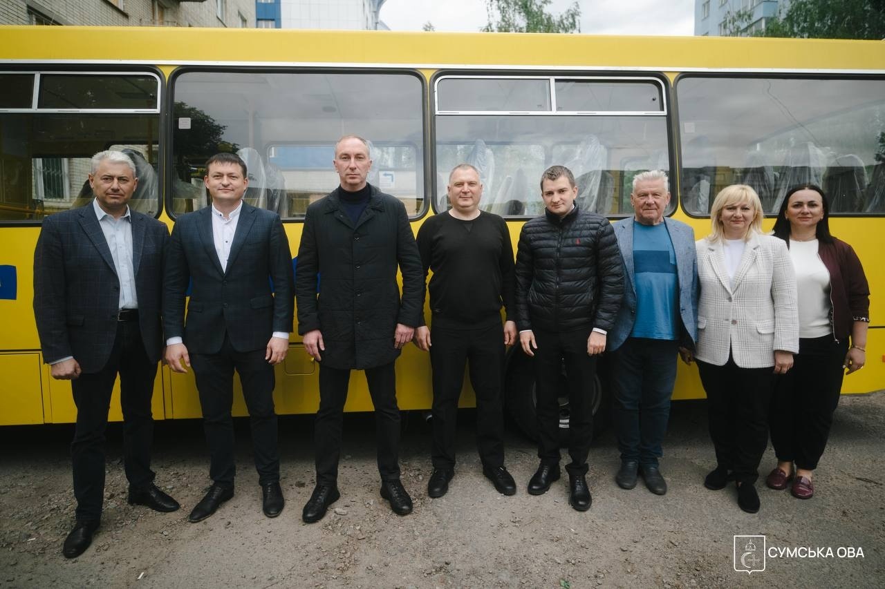 Днями Миколаївська селищна громада отримала новий сучасний шкільний автобус
