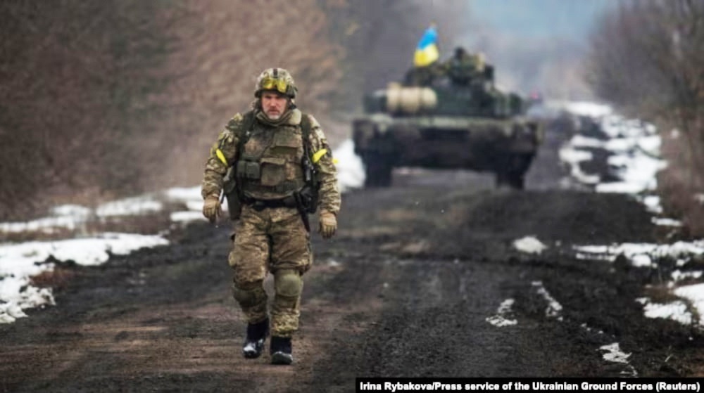 Український військовослужбовець під час масштабного вторгнення Росії в Україну. Сумська область, 7 березня 2022 року