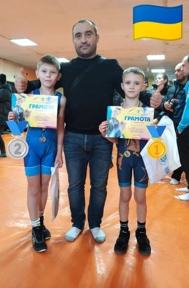 Миколаївська селищна громада