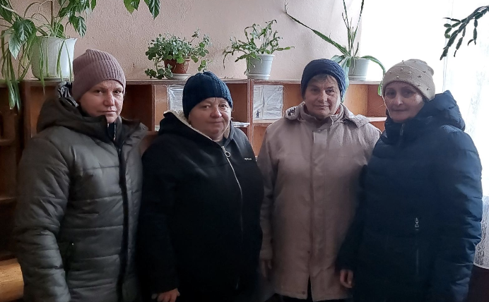 Листоноші Миколаївського відділення поштового зв’язку Охріменко Людмила, Берченко Людмила Захарченко Ольга, Коваленко Людмила.