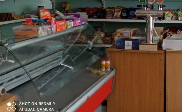 Порожній холодильник у магазині після відключення світла в Рижівці